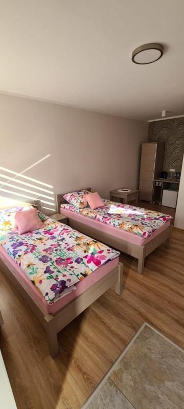 Aparthotel Pod Kogucikiem Krzyzanowice Exterior foto